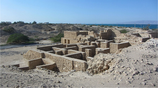 PLATE I. Ḥarira archeological site, Kish island. Photograph courtesy of Ali Mousavi and the “Archaeological Gazetteer of Iran,” UCLA Pourdavoud Center for the Study of the Iranian World (irangazetteer.humspace.ucla.edu).